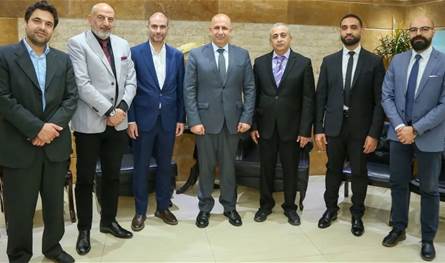 خريش استقبل فريق أطباء متطوعين للدفاع المدني