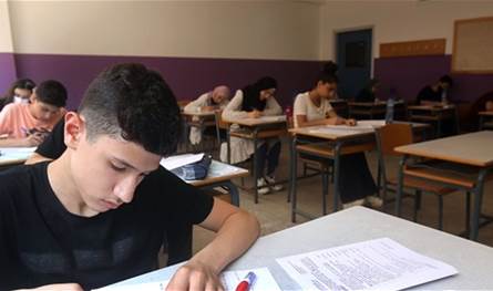 ثلاث دورات للامتحانات الرسمية وإلغاء "البروفيه" واعتماد تقييم مدرسي بديل