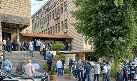 فضائح بالجملة في "عقارية بعبدا": "تدفع تجد معاملتك".. ونداء عاجل إلى رئيس الجمهورية