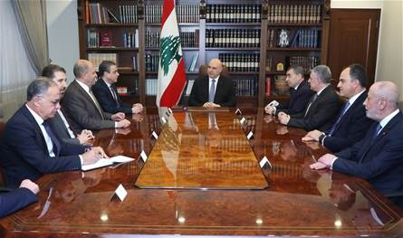 لبنان – وتابع الرئيس عون مع زواره احوال المناطق واللبنانيين والشؤون العامة لبنان – وتابع الرئيس عون مع زواره احوال المناطق واللبنانيين والشؤون العامة