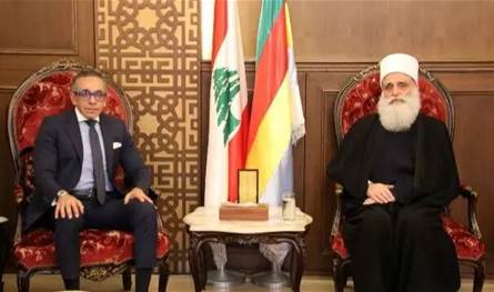 شيخ العقل استقبل السفير المصري وبحث في مسار المفاوضات الإقليمية