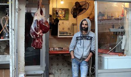 لبنان – لبنان يواجه الحرب.. كيف يبدو سوق اللحوم قبل العيد؟ لبنان – لبنان يواجه الحرب.. كيف يبدو سوق اللحوم قبل العيد؟