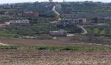 لبنان – وأصيب شهيد ومسعفان في مداهمة صريفا