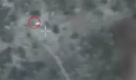 الجيش الإسرائيلي ينشر مشاهد للحظة استهداف عنصر من "حزب الله" بعد إطلاقه مسيّرة!