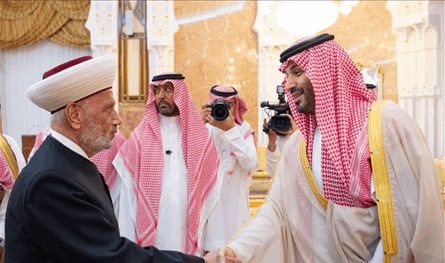 ولي العهد السعودي استقبل المفتي دريان في قصر منى