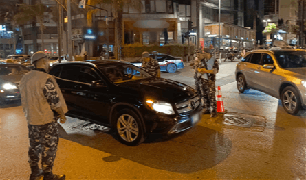 بالصور: حواجز.. وتدابير أمنية
