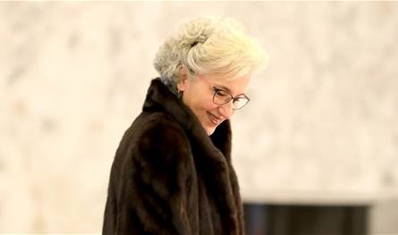 عن الإمتحانات الرسميّة والدعوات لتقديم إستقالتها... هذا ما قالته وزيرة التربية