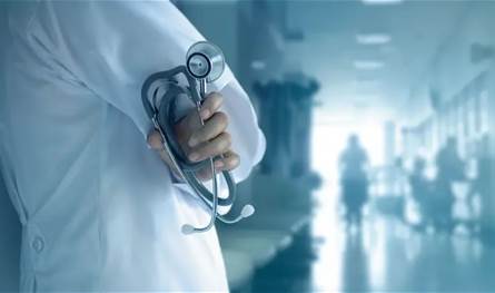 إنجاز طبيّ... إجراء أوّل جراحة ترميمية مجهرية على 