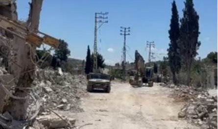 بالفيديو... شاهدوا ما حصل في حداثا بعد دخول الأهالي إلى البلدة برفقة الجيش