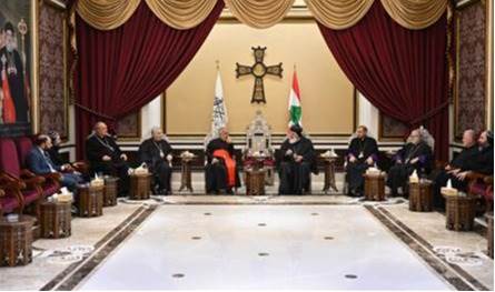 البطريرك ميناسيان زار البطريرك أفرام الثاني: لتوطيد أواصر التعاون بين الكنيستين