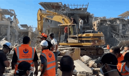 استشهاد عنصر في الدفاع المدني مع عائلته في عدوان إسرائيلي