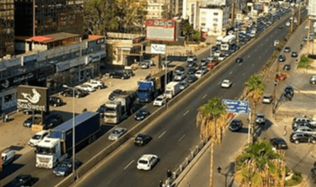 بالصور.. احتراق سيارة على طريق ذوق مصبح