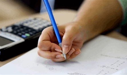 نائب يكشف قبل جلسة مجلس الوزراء: اتجاه لإلغاء الامتحانات