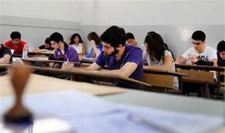 بالفيديو: لحظة إعلان إلغاء الامتحانات الرسمية من رياض الصلح
