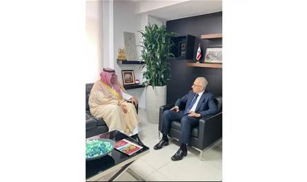 لقاء بين وزير الاقتصاد والسفير السعودي وعرض للأوضاع العامة