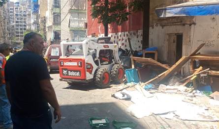 بتوجيهات محافظ بيروت.. حملة لتنظيم المرافق العامة في منطقة حي اللجا في المصيطبة