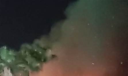 بالصورة...حريق كبير في هذا المنتجع