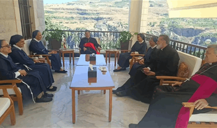 الراعي استقبل مجلس راهبات الصليب الجديد.. وتأكيد مواصلة رسالة الخدمة