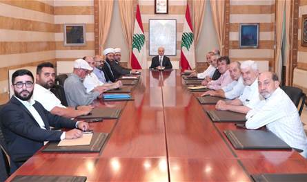 الحجاربحث مع النائب عبدالله والمحافظ عبود وطليس في الأوضاع الإنمائية والأمنية وشؤون النقل