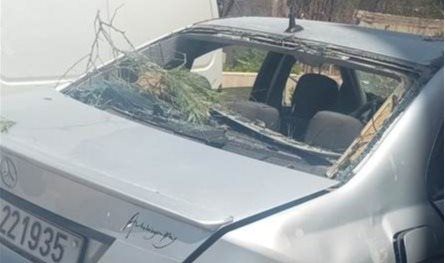 بالصور... إستهداف سيارة مدنية في بلدة صربين وتضرّر آليتين للجيش