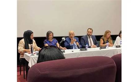 سلامة خلال لقاء مجموعة من عائلات ضحايا انفجار مرفأ بيروت: التضامن معكم حتى جلاء الحقيقة كاملة