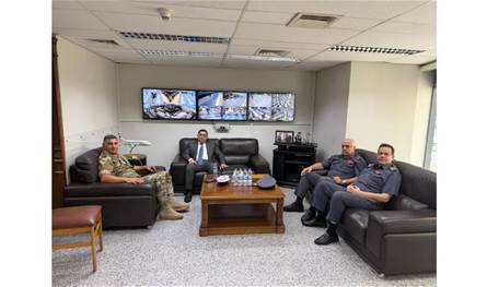 محافظ جبل لبنان تابع ملف مخاطر الطيور في مطار بيروت