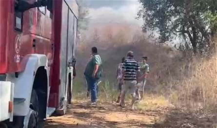 إخماد حريق أشجار في كفرمسحون- قضاء جبيل