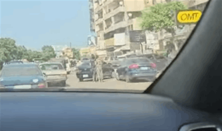 بالفيديو... مُداهمة محلات لتحويل الأموال