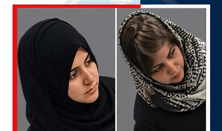 سرقتا محفظة من داخل محل لبيع الأحذية... هل تعرفون عنهما شيئاً؟