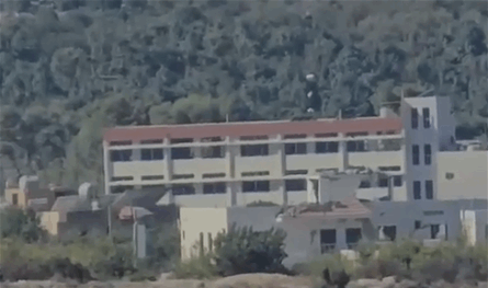 بالفيديو: مُحلّقة إسرائيلية تضع متفجرات على سطح مدرسة المنصوري تمهيدًا لتفجيرها