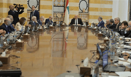 جلسة للحكومة في قصر بعبدا.. وهذا ما قاله الوزراء قبل انطلاقها