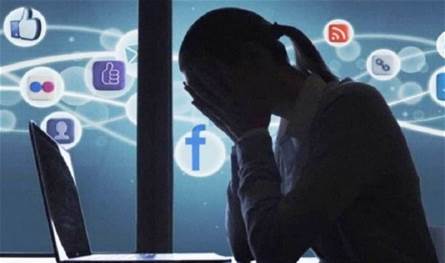 التنمّر الإلكتروني أخطر من المتوقع… أرقام مقلقة من مدارس لبنان