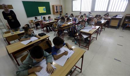 تعليم متقطع وفجوات متراكمة.. ماذا فعلت سنوات الأزمات بمستوى الطلاب في لبنان؟