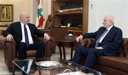 مؤتمر باريس بين عون ومنسى