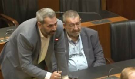 "جماعة إسرائيل"... شاهدوا لحظة حصول الإشكال في مجلس النواب (فيديو)