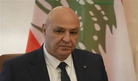 الرئيس عون من فرنسا: الجيش وقوى الأمن يشكلان مع الأجهزة الامنية الأخرى الضمانة الوحيدة لحماية الوطن