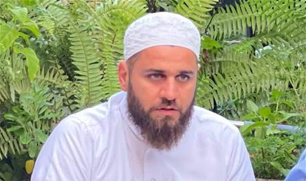 محاولة صدم إمام مسجد عفصديق في الميناء.. وهذا ما سيفعله غداً