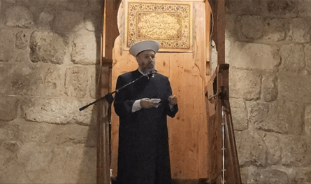 الرفاعي: المقدسات فوق الصراعات والدماء فوق الانتقام