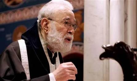 عظة الأحد.. المطران الياس عودة يدعو للتحرر من "الأنا" وحمل الصليب