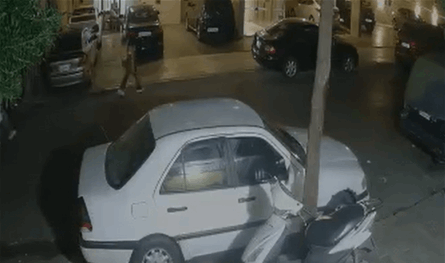 بالفيديو: تعرّضت لعملية سلب بالقوة في بيروت.. فسقطت وأصيبت في رأسها
