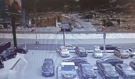 فيديو مُرعب... شاحنة اصطدمت بسيارة في داخلها سيّدة
