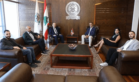 نشاط لوزير الدفاع في اليرزة.. لقاءات وملفات عدة