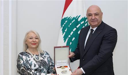 عون التقى سفيرة اليونان في زيارة وداعية