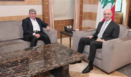 الحجار: القوى الأمنية ستواصل متابعة المخالفات المتعلقة باللوحات العمومية