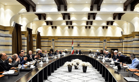 وضع حكومي صعب وتحرك لفك جمود المفاوضات