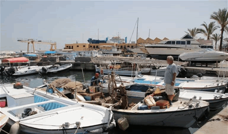 صيادو لبنان أمام أزمة مزدوجة.. ماذا حلّ بهم؟