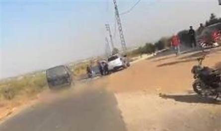 بالفيديو... مُحاولة إستهداف سيارة في حوش السيد علي
