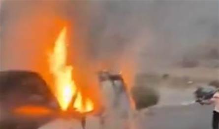 بالفيديو.. احتراق سيارة في الكفور