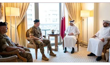 لقاء في بيروت بين رئيس الوزراء القطري وقائد الجيش