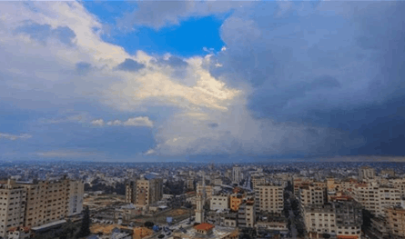 طقس متقلب نهاية الاسبوع.. والاستقرار يبدأ من مساء الغد